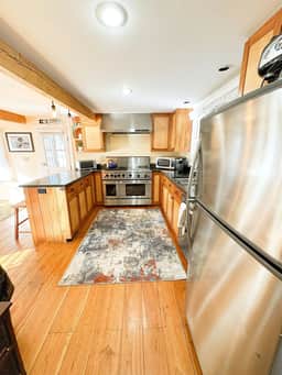 Cozy Farmhouse - Close to skiing!