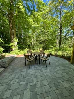 Renovated 2‑Bed Apt w/EV Charger Close to Village