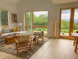 Peaceful Mountain View Retreat