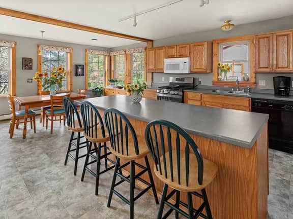 Private 3-Bedroom Home in Perfect Location!