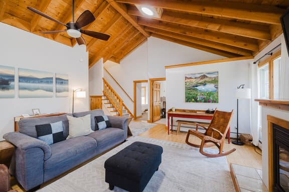 Idyllic Stowe Home and pvt Suite