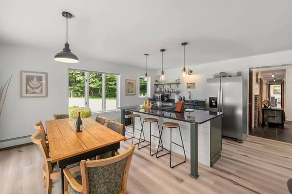 Charming & Renovated Stowe 4 BR Getaway